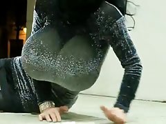 Mladi porno spletu kurba služi stranke na drago kavč