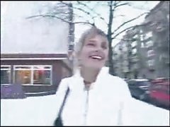 Porno tri lizbiyanok horsing okrog bazena