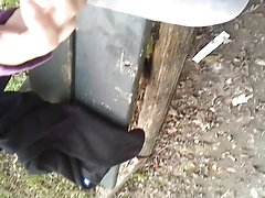 Gledanje pornografije na spletu. sexy babe se igra z njeno telo