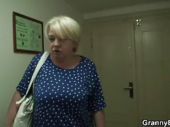 Lateks sužnji porno debauchery na nekaj ruševin
