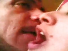 Najboljši porno kositra blondie poskuša najti svoj g-spot